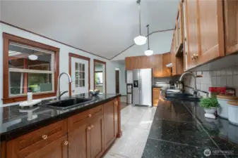 Kitchen space ideal for family get together or entertaining.