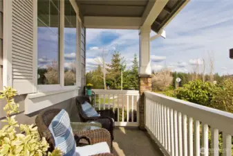 Relax on the front porch sipping your favorite beverage enjoying the parks and mountains that surround you!