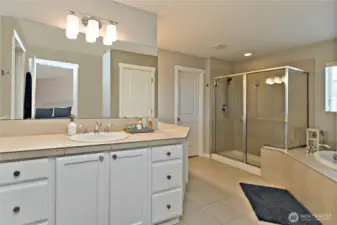 Double Sinks and lots of storage