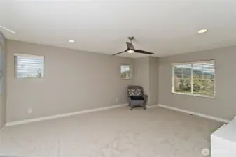 Fun Bonus room with lots of space for activities!