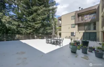 Common area for owners and overlooks the dog run.