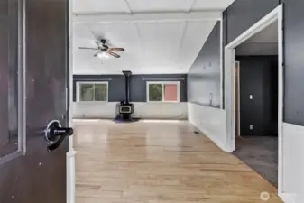 Entry way into livingroom