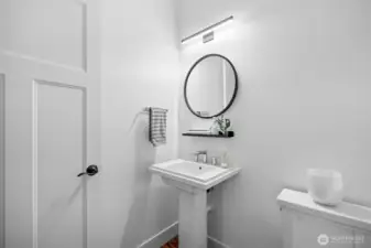 1/2 bath on mainlevel