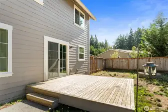 Enjoy sharing time with your morning coffee on the deck. Or gather everyone out to have a barbecue. Gather around the firepit on the cool winter evenings.