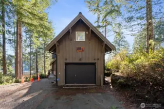 One car detached garage