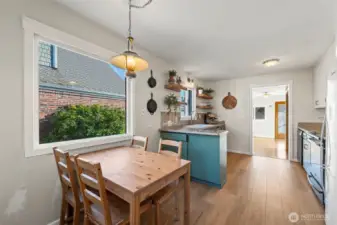 Update kitchen with eating space.