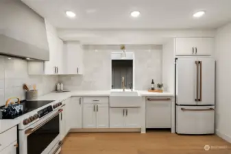 Photos of nearly identical unit 4718 kitchen