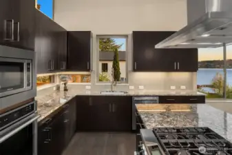 Incredible light. Get ready to fill your social feed with amazing looking dishes in this kitchen.