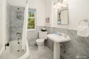 Full bath adjacent to #1 bedroom on main - the marble!
