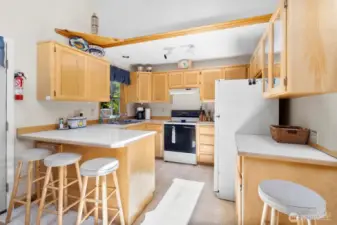 Spacious Kitchen, great for entertaining