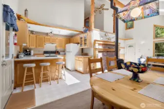 Spacious Kitchen, great for entertaining