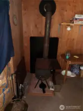 Efficient wood stove