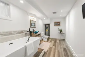 Tub, no shower