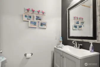 1/2 bath on the Main