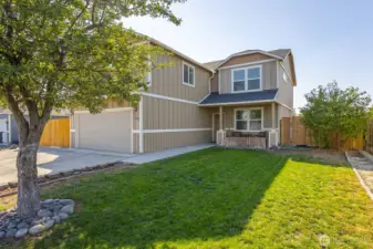 Front of home with nice front yard