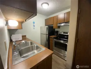 Cozy kitchen. All appliances stay!