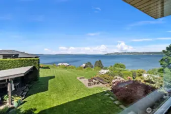 . . you'll be surprised at how private this backyard space is.