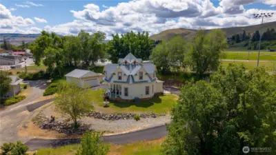 Tired of the cookie cutter homes...