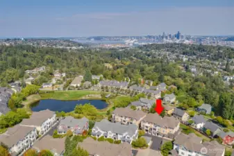Walking trails around the pond and community. Enjoy West Seattle parks, shops and restaurants, commute to city and airport are a breeze.