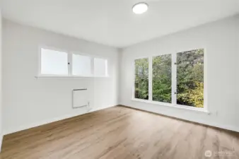 The 2nd bedroom un-staged.