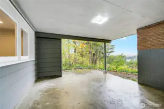 The lower patio un-staged.