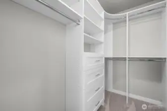 Photographs are for illustrative purposes only. Features, finishes, interior/exterior colors, landscaping and floorplan shown may vary from actual homes built.