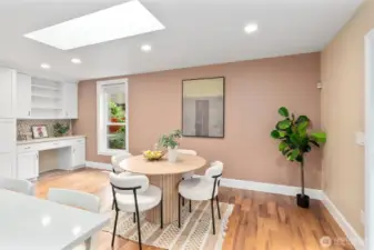 Oversized island with breakfast seating and plentiful prep space