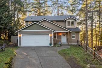 Welcome to this comfortable home in the Clearwood Community, where an outdoor lifestyle is easy & a peaceful setting is the norm. Just move in and appreciate the peace of mind with a brand new roof too