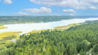 Hood Canal is a playground for outdoor fun - paddleboard, kayak, or try your skills at kitesurfing. Or hop in a boat and head to remote public beaches, shellfish license in hand, to gather fresh clams and oysters for a waterfront feast!