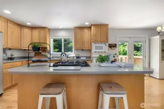 Kitchen - view 5 - Eating space at the island