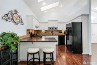 Kitchen - Breakfast Bar