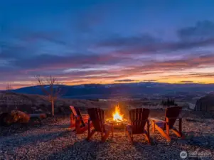 Vast Valley Views, Private Estate Property