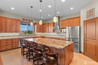 Gourmet Chefs Kitchen, High-end Appliances