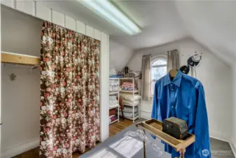 Additional room off upstairs bedroom...nursery, office, craft room or additional closet?  How will you use it?