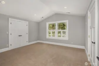 5th bedroom off bonus room.