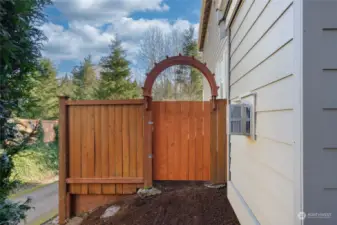 new fence door