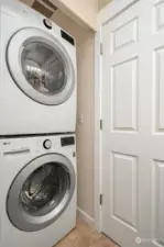 Washer/ dryer are included