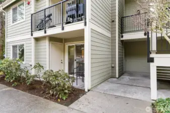 This well-maintained exterior welcomes you with lush landscaping and a charming entryway. The building’s modern design and secure access provide both style and peace of mind.