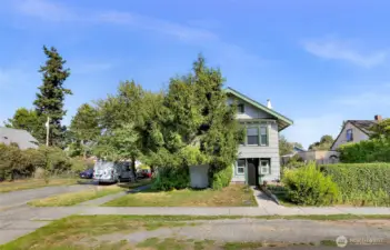 2 story Columbia duplex on sunny corner lot