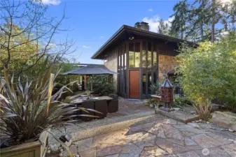 Spacious partially enclosed front yard