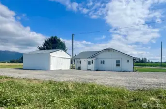 Shop is larger than picture shows.