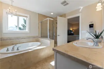 Primary 5 Piece Ensuite