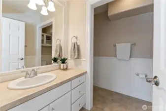 Guest Bath - Main Floor