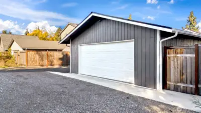 Access to the garage from alley.