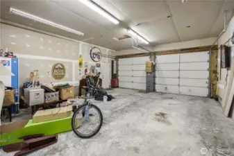 Detached 5 + car garage with electric panel 792 sq ft