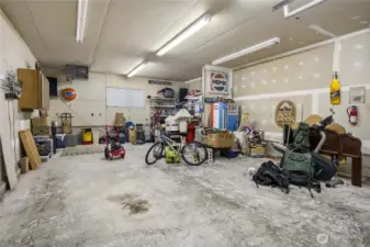 Detached 5 + garage with heater operates on propane. 792 sqft