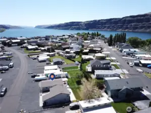 Like I said, perfect walk to the beach.