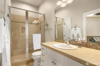 3/4 bathroom attached to bedroom for ultimate privacy