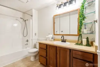 2nd Floor Primary Bathroom