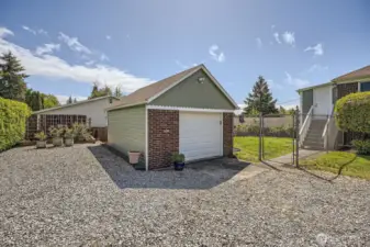 Detached 1-Car Brick Garage